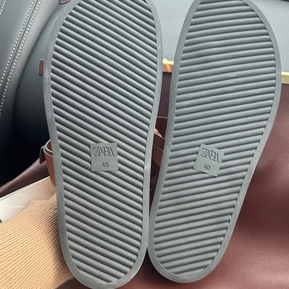 Zara Women's Tan Sandals with Gold Accents - Picture 6 of 9